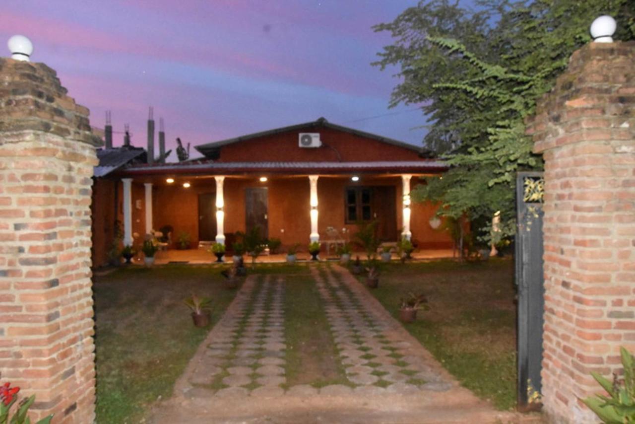 Meegahapokuna Resort Anuradhapura Buitenkant foto
