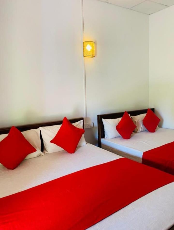 Meegahapokuna Resort Anuradhapura Buitenkant foto