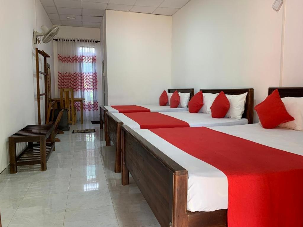 Meegahapokuna Resort Anuradhapura Buitenkant foto